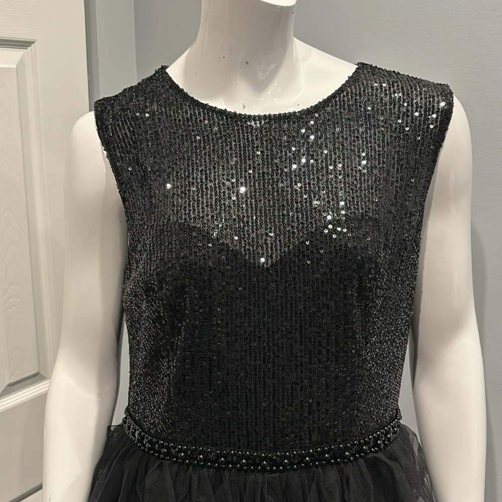NWOT Mac Duggal ruffle tulle tiered sequin top gown - Picture 4 of 15